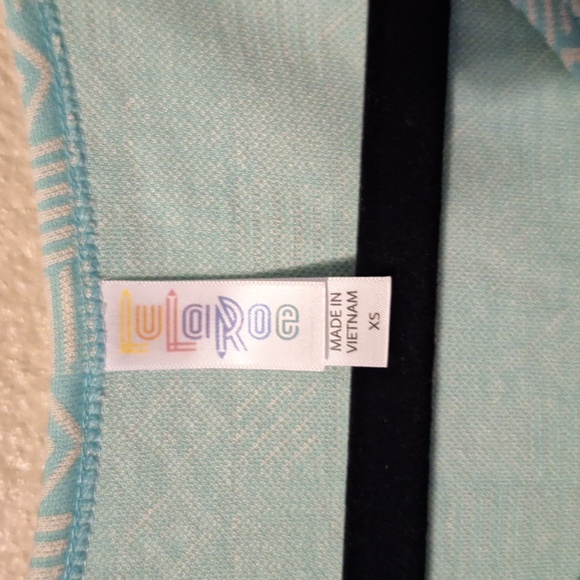 Lularoe top - Picture 2 of 2